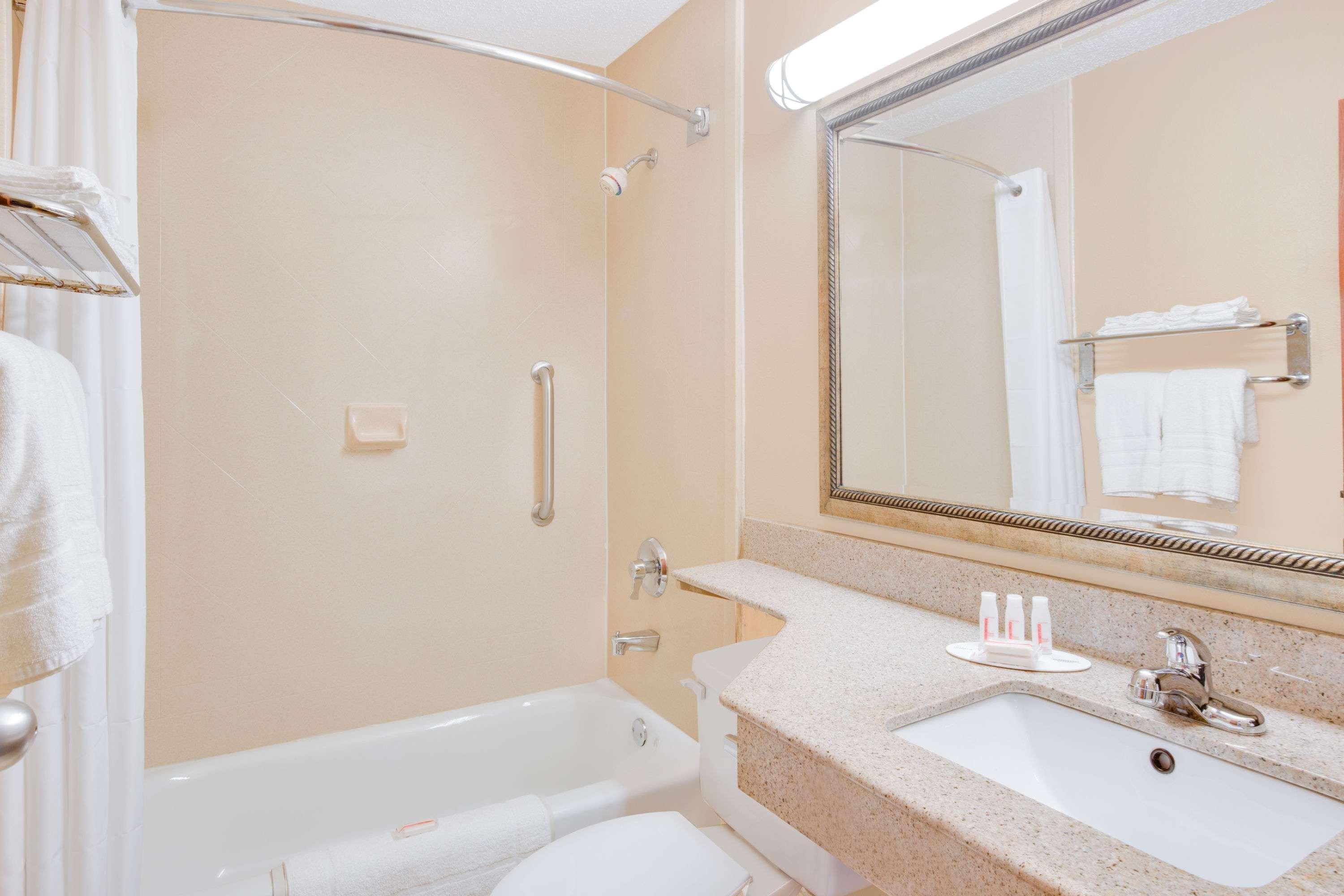 Coastal Inn & Suites วิลมิงตัน ภายนอก รูปภาพ